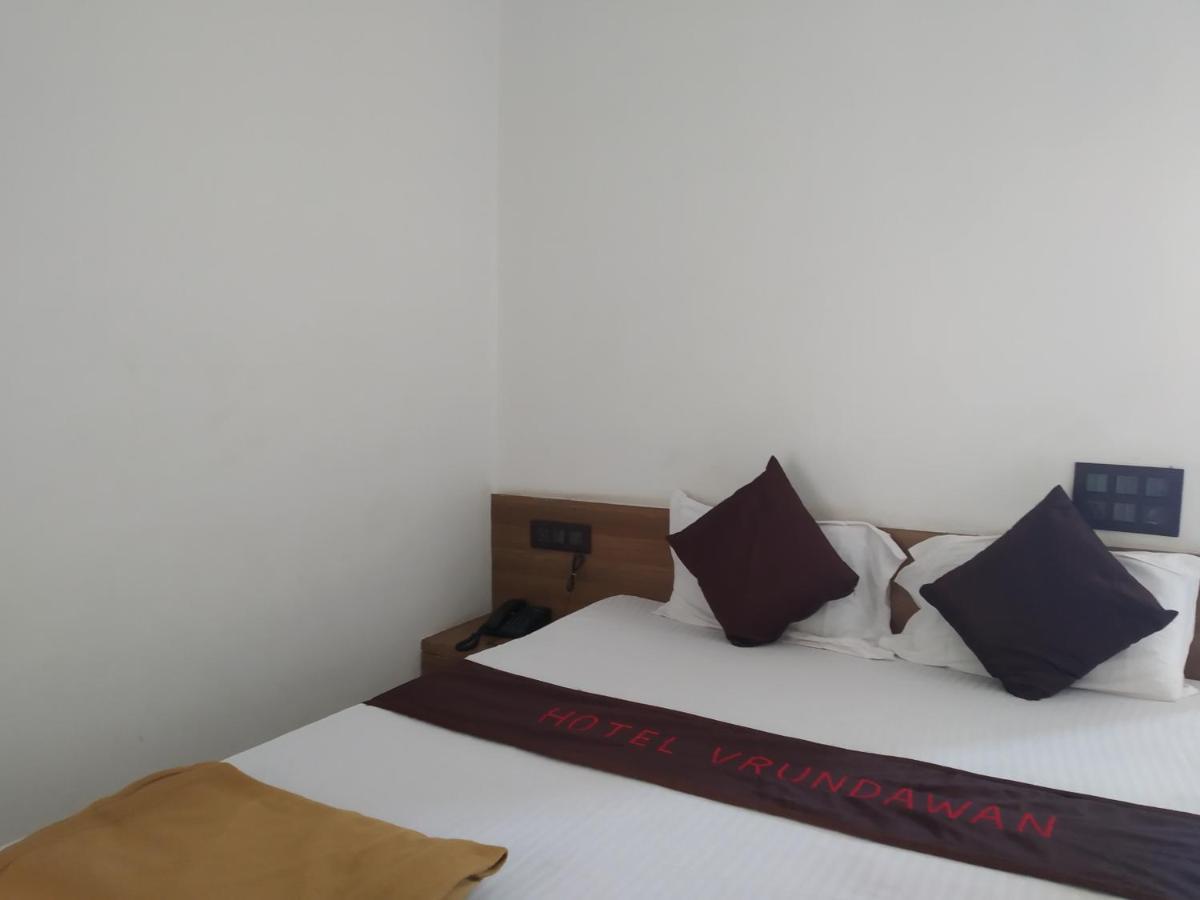 Hotel Vrundavan Poona Buitenkant foto