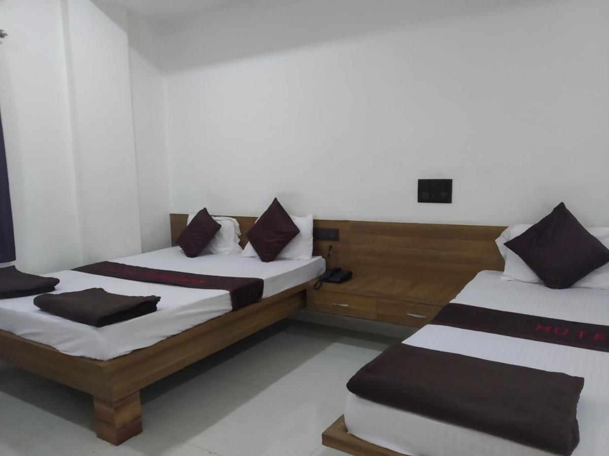 Hotel Vrundavan Poona Buitenkant foto