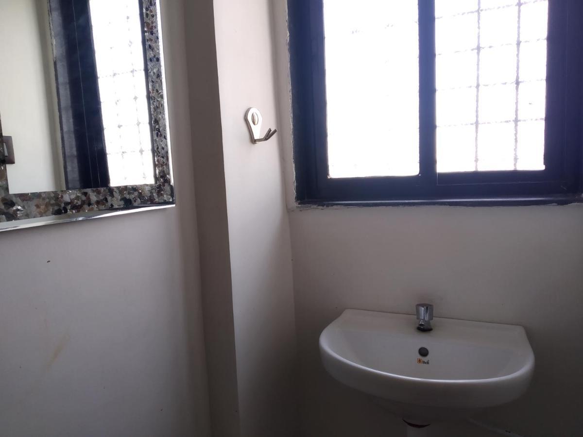 Hotel Vrundavan Poona Buitenkant foto