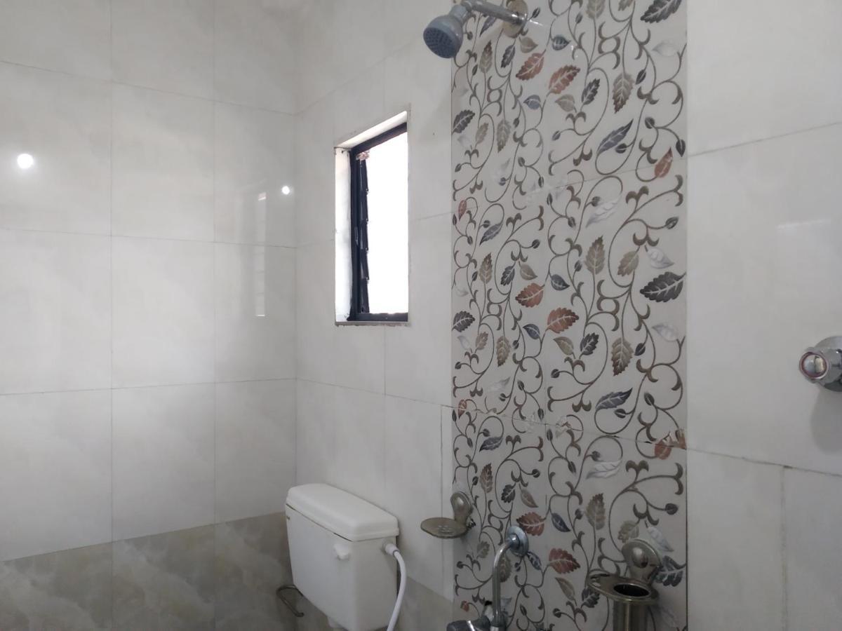 Hotel Vrundavan Poona Buitenkant foto