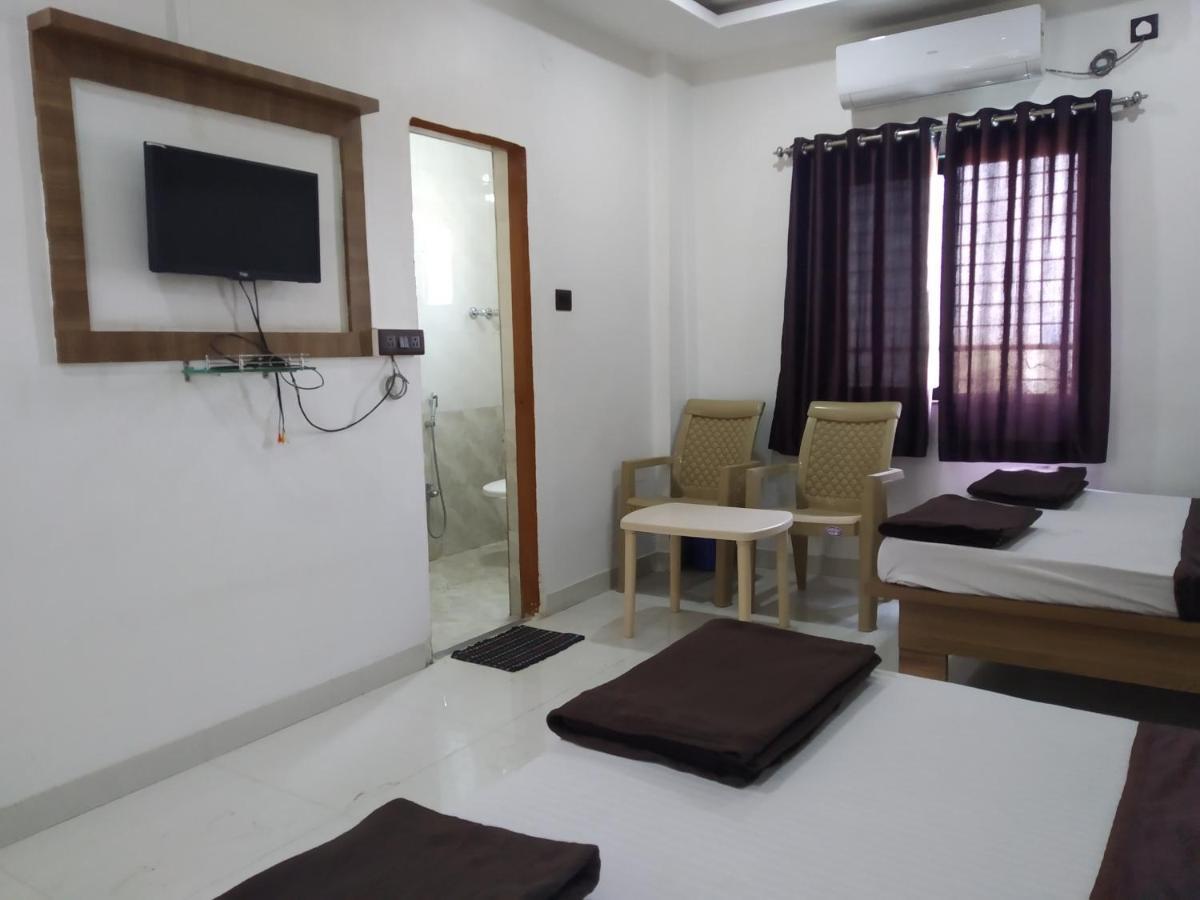 Hotel Vrundavan Poona Buitenkant foto