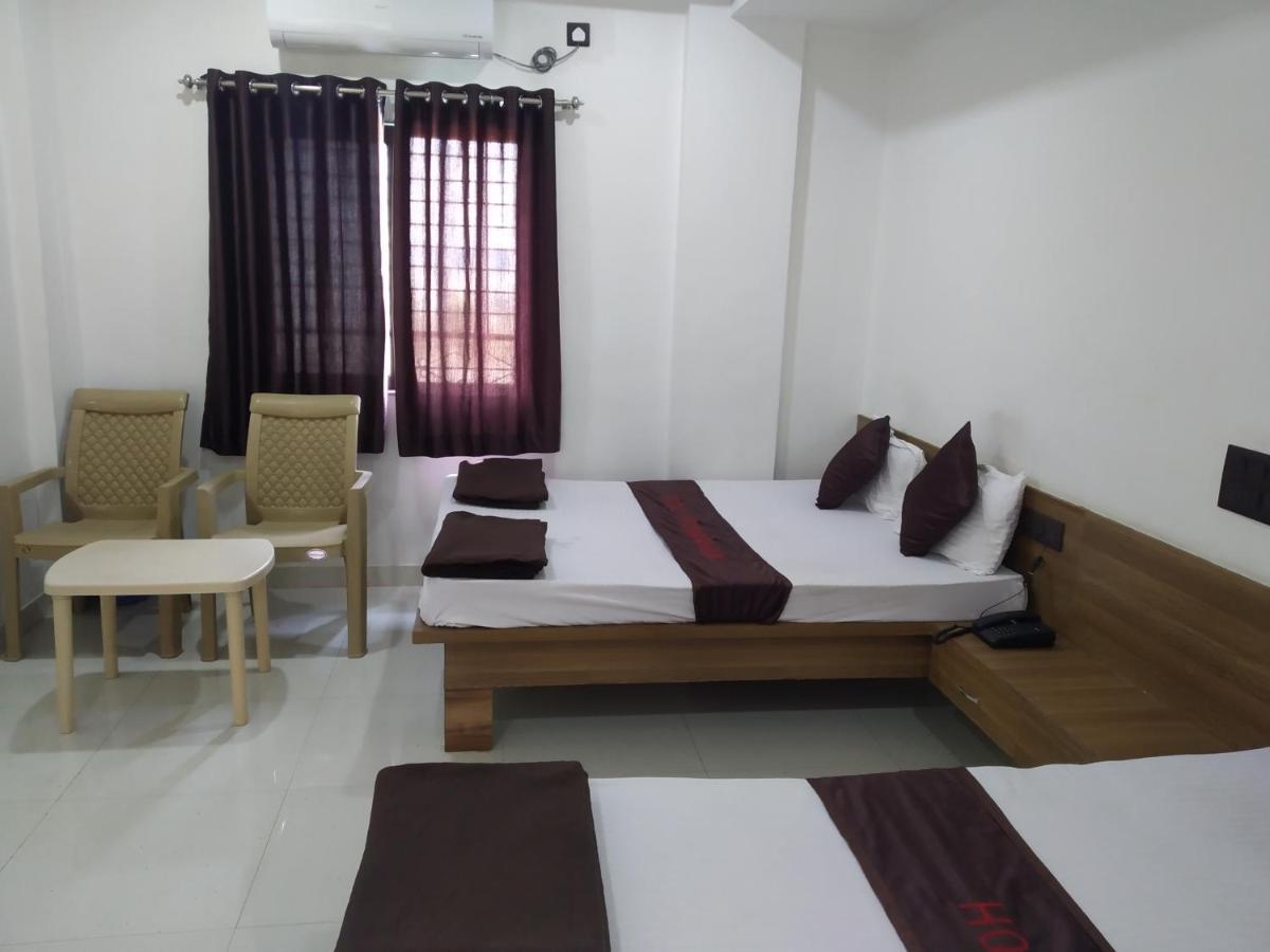 Hotel Vrundavan Poona Buitenkant foto